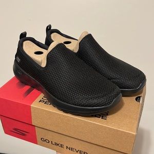 Sketchers Go Walk Joy black sneakers Size 8.5